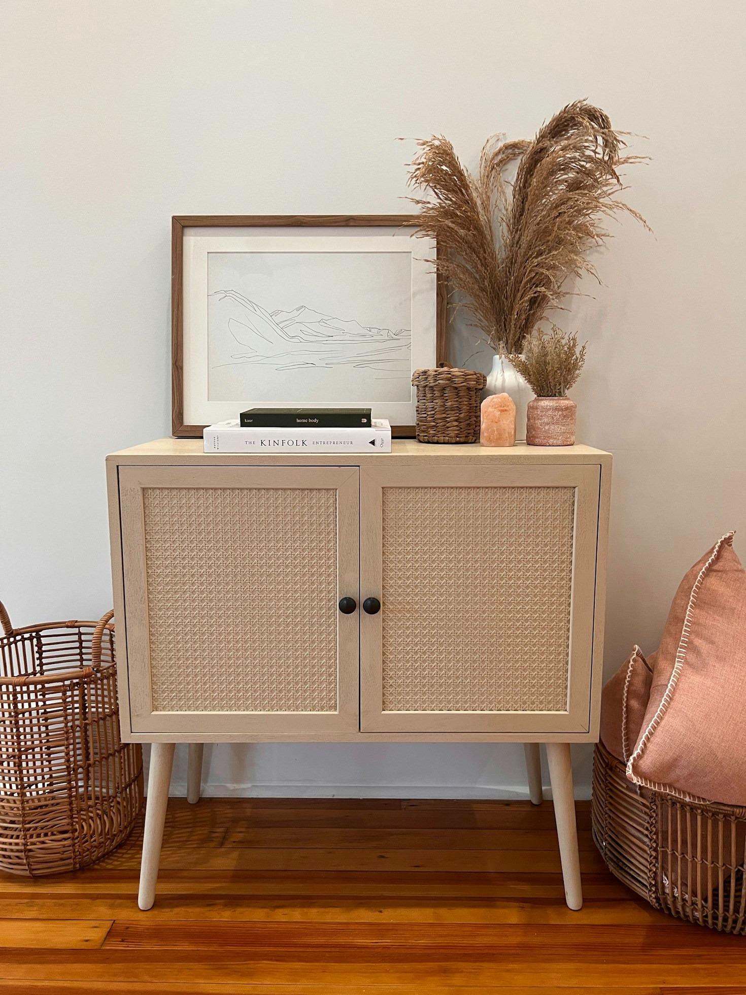 How to Create a Cozy Living Room on a Budget